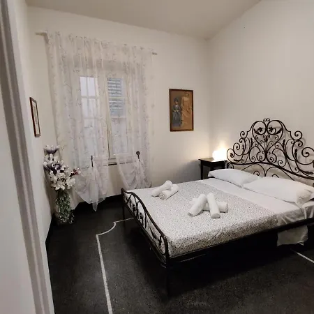Apartment Doge Cambiaso- Davanti All'acquario - Grande Terrazza Privata - Palazzo Nobiliare Storico *